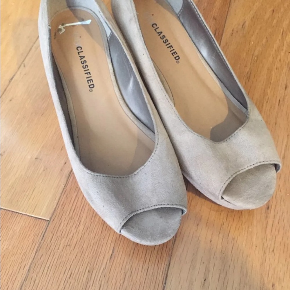 Nude wedge